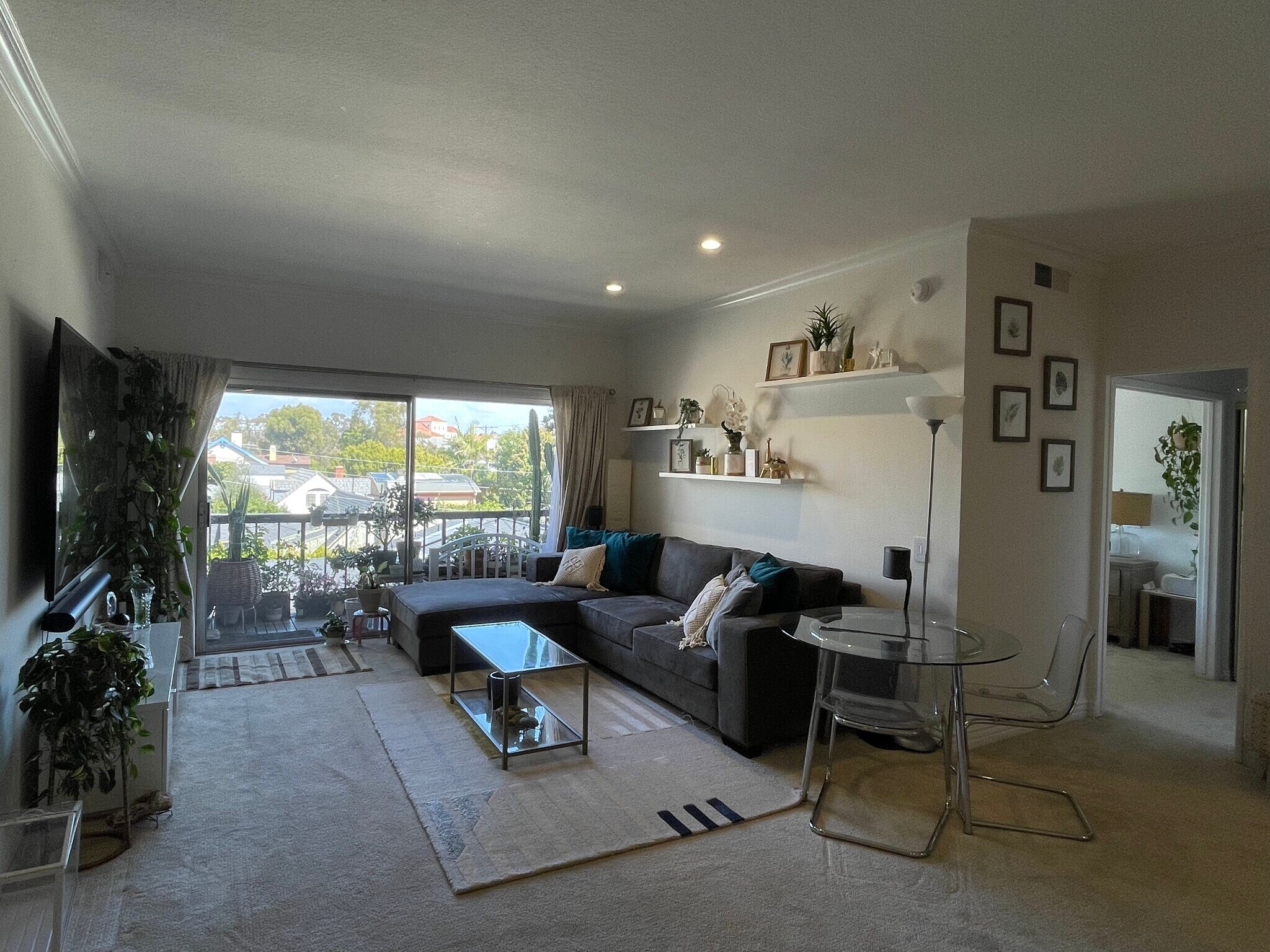 Serene, quiet views with a lot sunlight - 612 S Barrington Ave