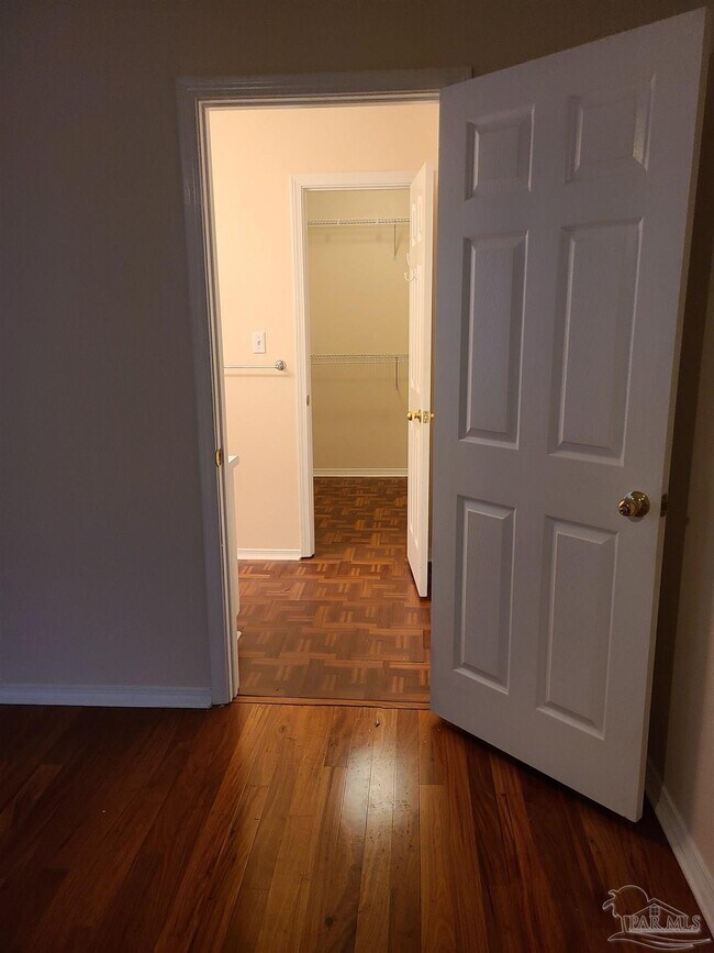 Building Photo - 358 Mirabelle Dr