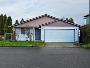 Building Photo - 3Bd/2Ba Single Story Home-Available to View!