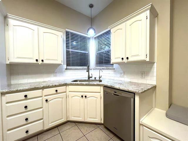 Building Photo - 2113 Aspenwood Dr N
