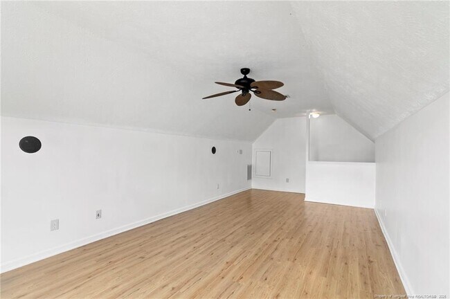 Building Photo - 111 Silverberry Ct