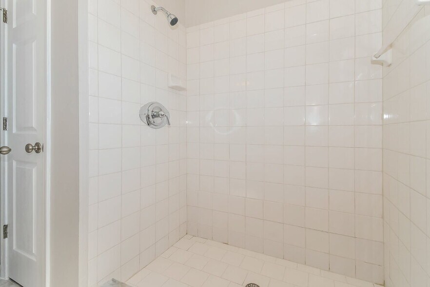 Building Photo - 3176 Chads Ct