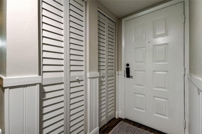 Building Photo - 2673 Sabal Springs Cir