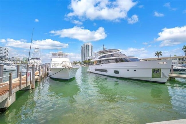 Building Photo - 7900 Harbor Island Dr