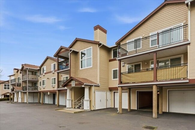 Building Photo - $1,995 • Modern 2BR Condo in Tanasbourne – Garage Included!