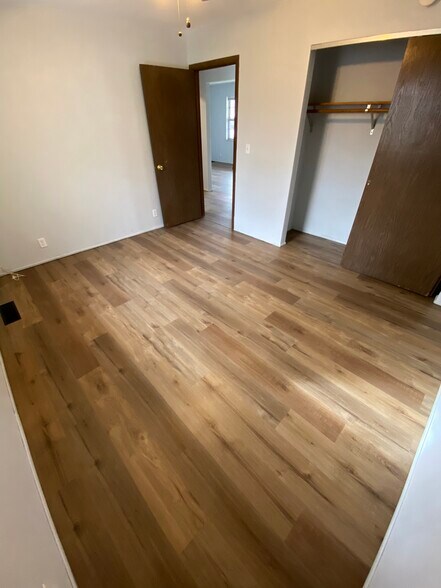 Master Bedroom - 13 Independence Dr