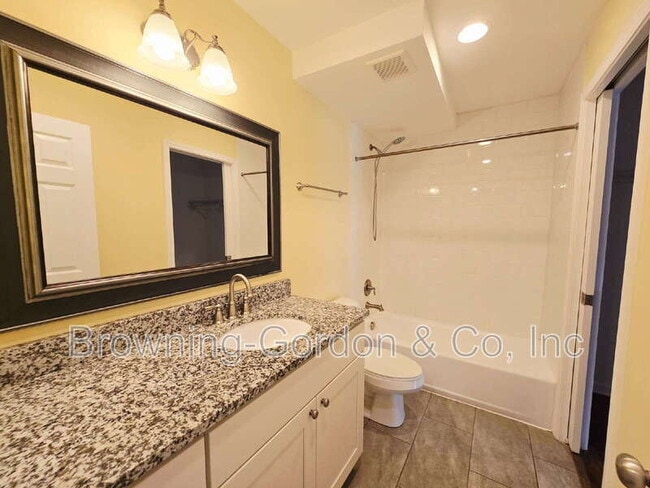 Building Photo - 4487 Post Pl