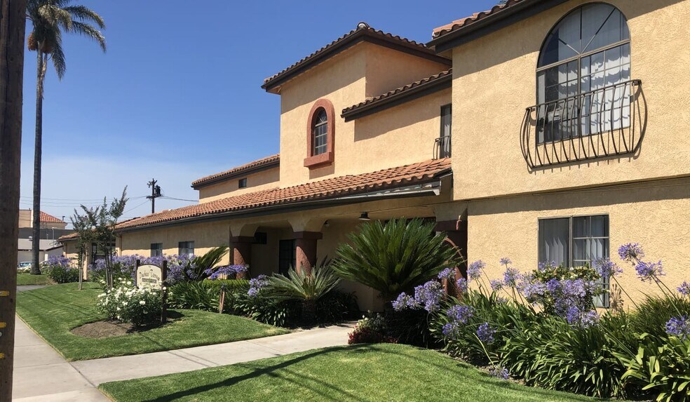 Building Photo - 7901 Duchess Drive - Duchess Terrace