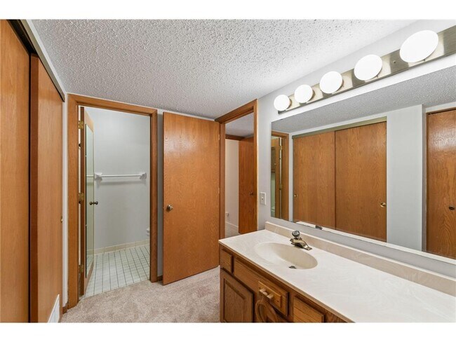 Building Photo - 7200 Cahill Rd