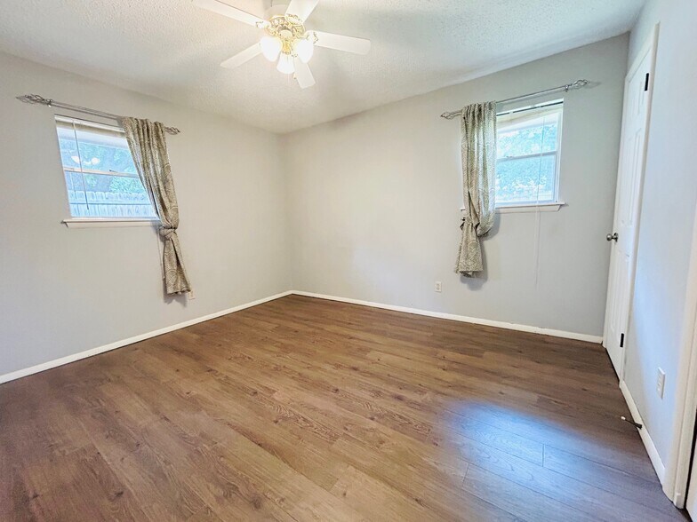 Primary bed 1 - 628 Reynolds Rd