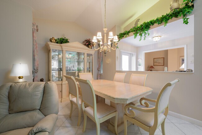 Building Photo - 4139 NE Moon River Cir