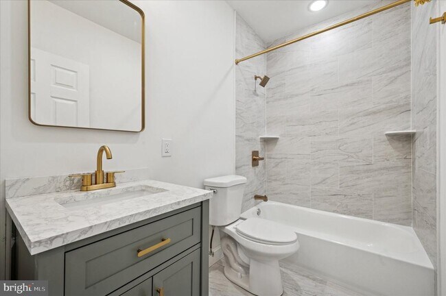 Building Photo - 2534 S 61st St