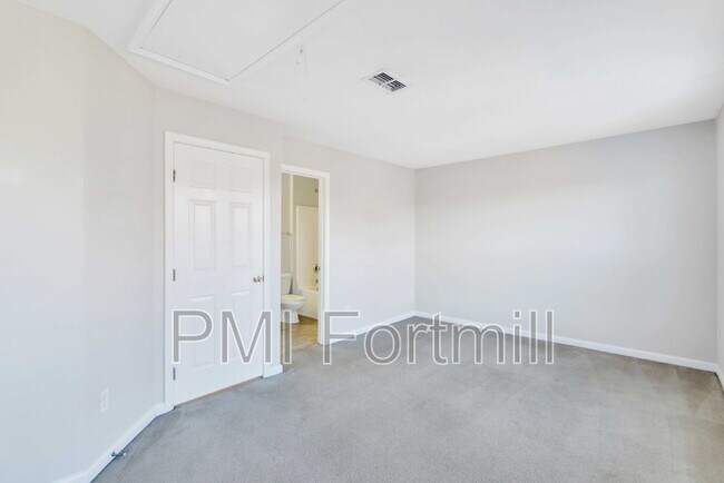 Building Photo - 15744 Kensington Palace Ln