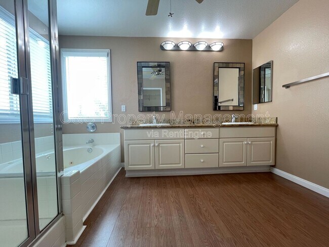 Building Photo - 41980 Trinity River Way