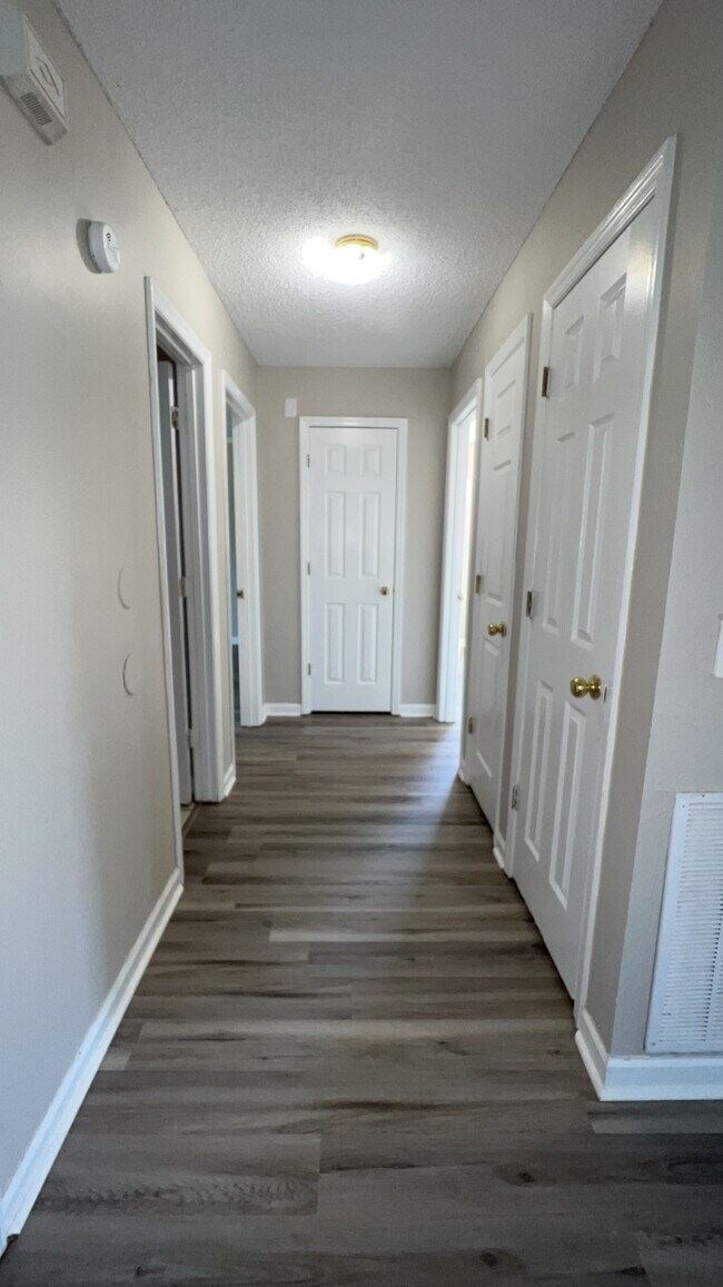 Building Photo - 754 Melissa Dr