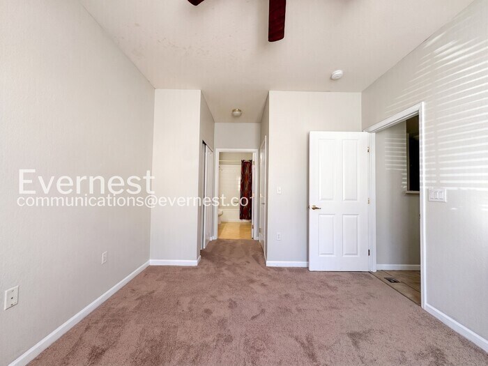 Building Photo - 4054 S Carson St