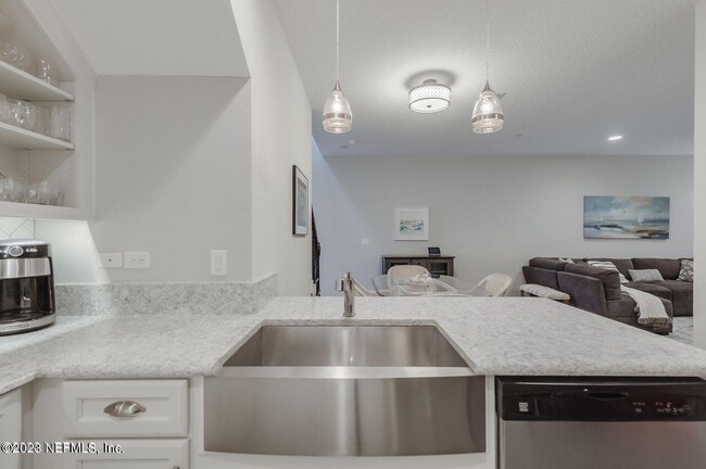 Building Photo - 674 Coconut Palm Pkwy