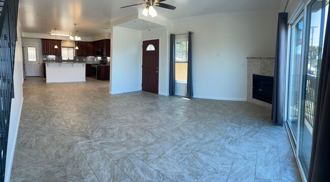 Building Photo - Move in Special!! Beautiful 4 bed/4.5 bath...