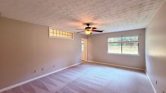 Building Photo - Beautiful Roswell 3 Bedroom-2 Bathroom Ranch, Minutes from 400, Available NOW!