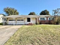 Building Photo - 1113 N Hickory Ave