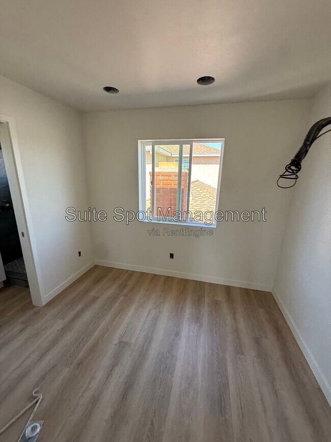 Building Photo - 2206 Conquista Ave