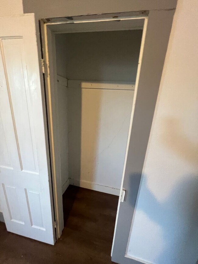 Building Photo - 329/331 N Lincoln