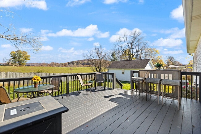 Building Photo - 76 Waterford Way