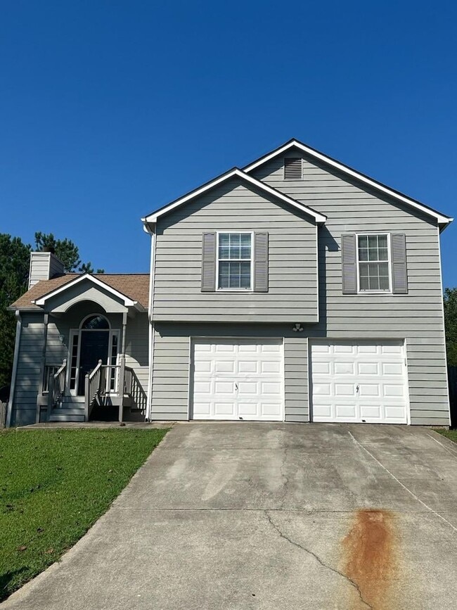 Building Photo - 7082 Oakwood Cir