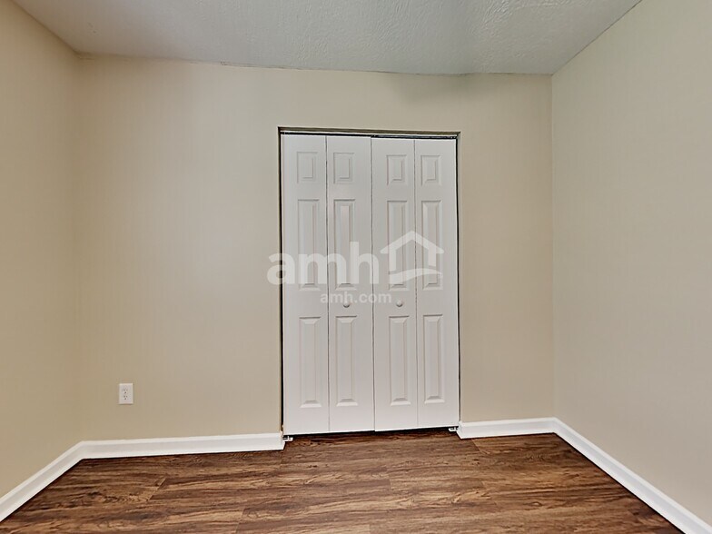 Building Photo - 4417 Oakbank Ln