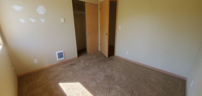 Building Photo - Pre-Leasing - 3bd/2bath (Cordata Area)