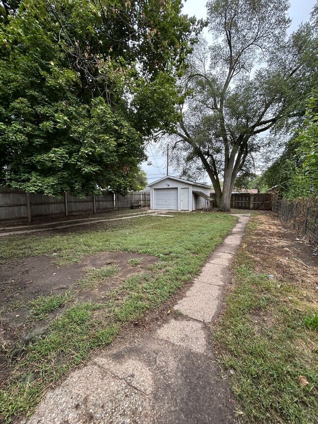 Building Photo - 1224 Eclipse Pl