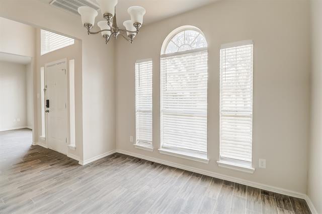 Building Photo - 715 S Parks Dr