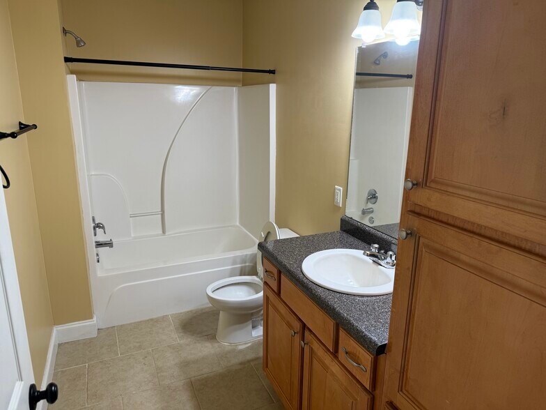 Building Photo - 763 Old Toomsboro Rd