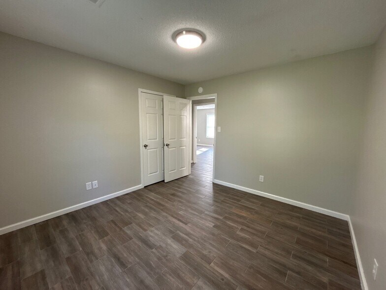 Building Photo - 40 Fairway Cv