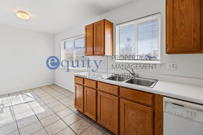 Building Photo - 2550 S 900 E