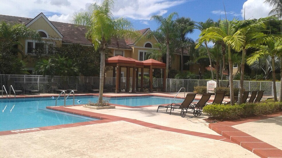 Building Photo - 10501 SW 155th Ct