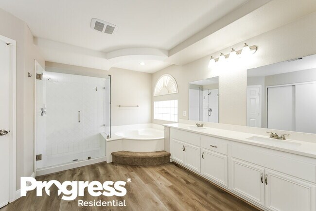 Building Photo - 6640 Chimes Tower Ave