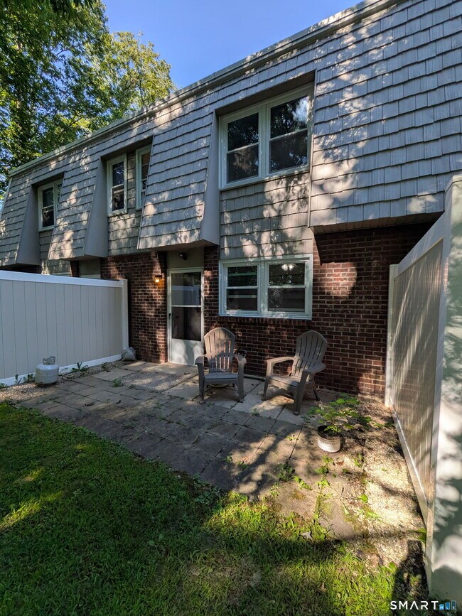 Building Photo - 61 Dover Ct
