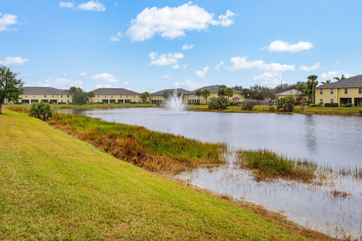 Building Photo - 9068 Gervais Cir