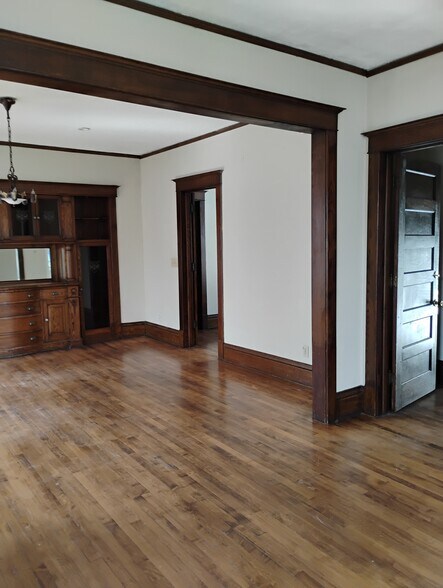 Building Photo - 1407 Girard Ave N