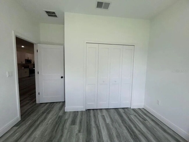 Building Photo - Charming 4-Bedroom Ocala Retreat with Spac...