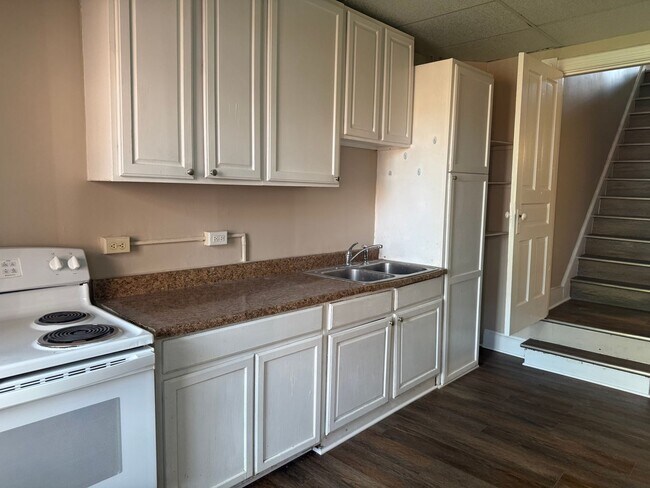 Building Photo - Duplex located on Winter Street in Hagerstown