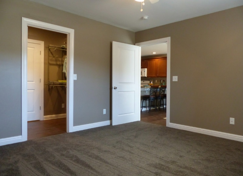 Building Photo - 1616 Spring Valley Dr