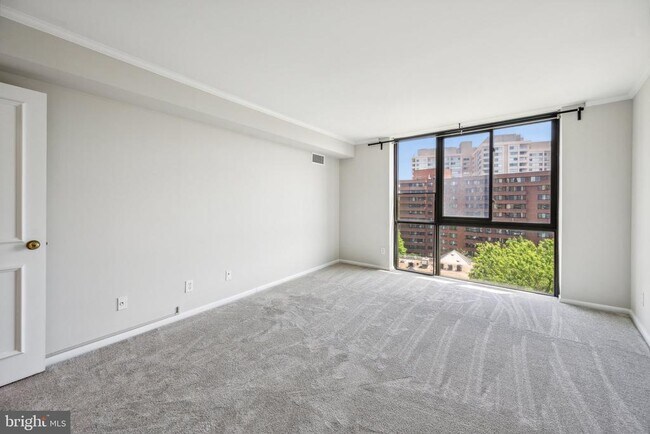 Building Photo - 4620 N Park Ave