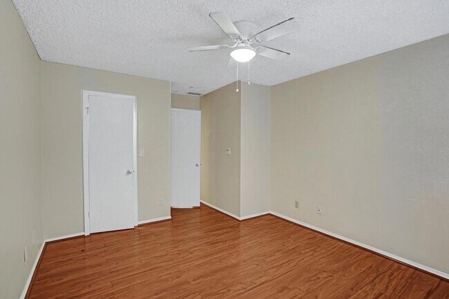 Building Photo - 2301 N Congress Ave