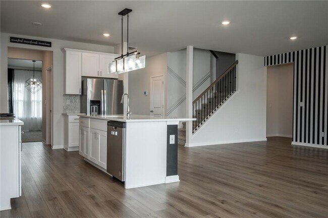Building Photo - 13 Westerly Sta