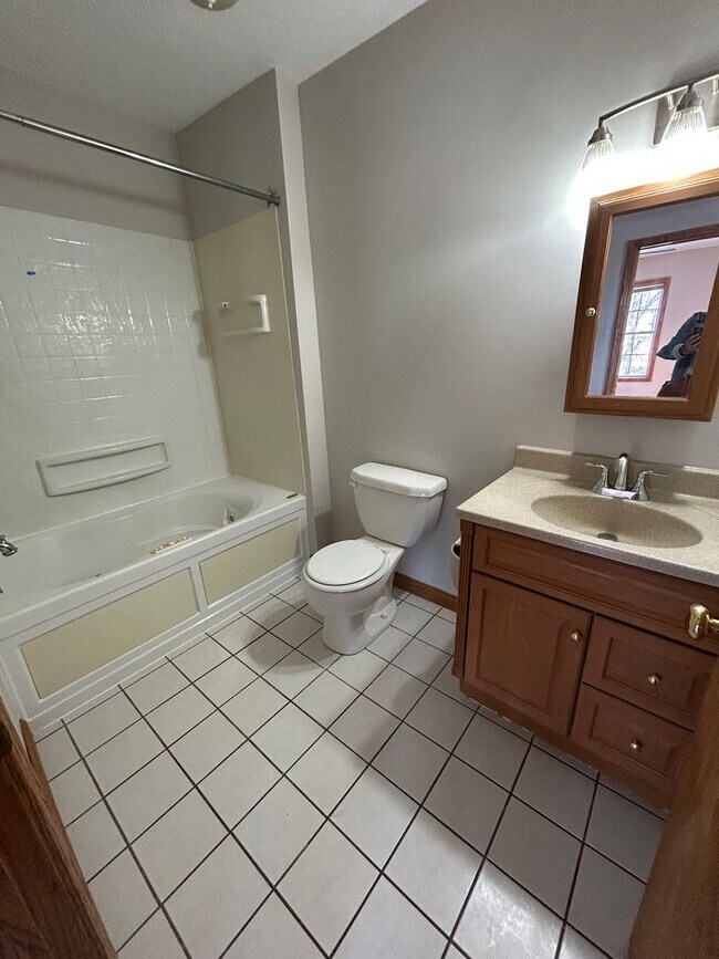 Building Photo - Bear Trax Real Estate