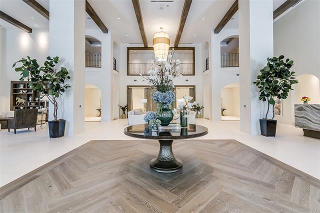 Building Photo - 2800 Lakeside Pkwy