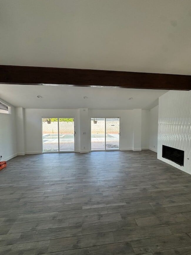 Building Photo - Welcome to your Palm Springs Retreat!