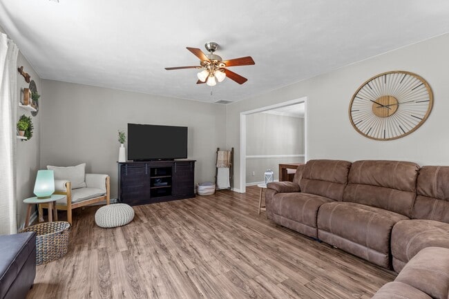 Building Photo - 745 Helmsdale Way